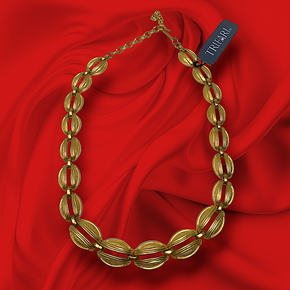 Vintage NWT Trifari Necklace Gold Tone Modernist Oval Brushed Link Mid Century